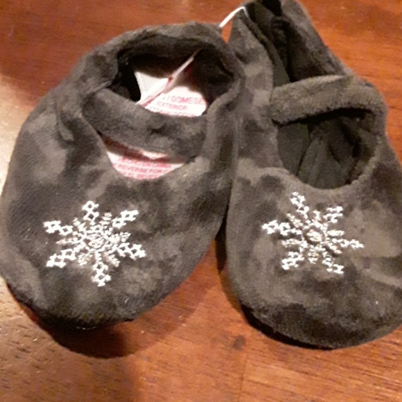 unidentified Other - SOFT BABY SHOES.  0- 3 Months.